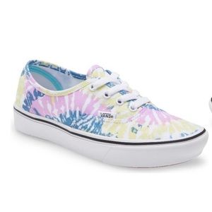 Vans Sneakers NWOT HP! 🥳